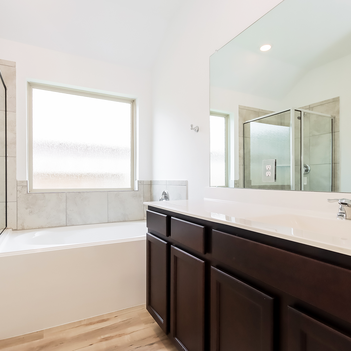 Tavola_Image Carousel_Bathroom2