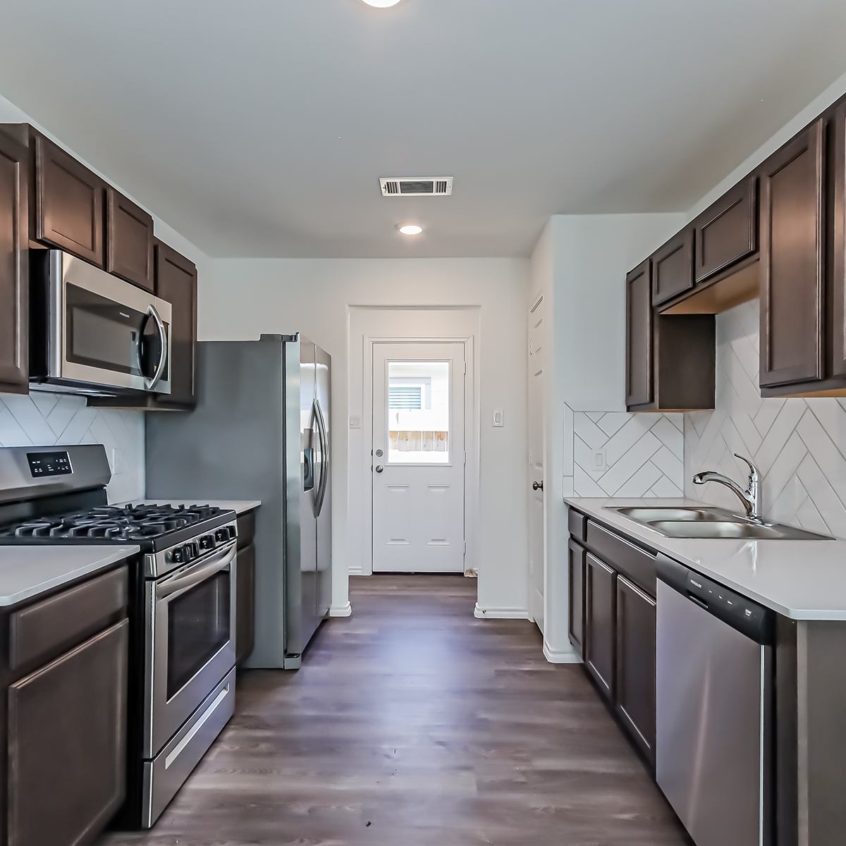 Tavola_Image Carousel_Kitchen7