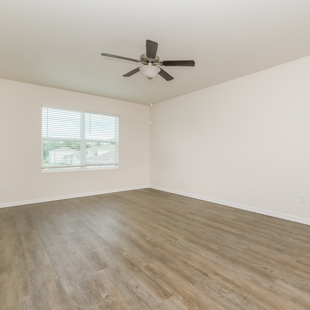 Grove Pointe_Image Carousel_Bedroom