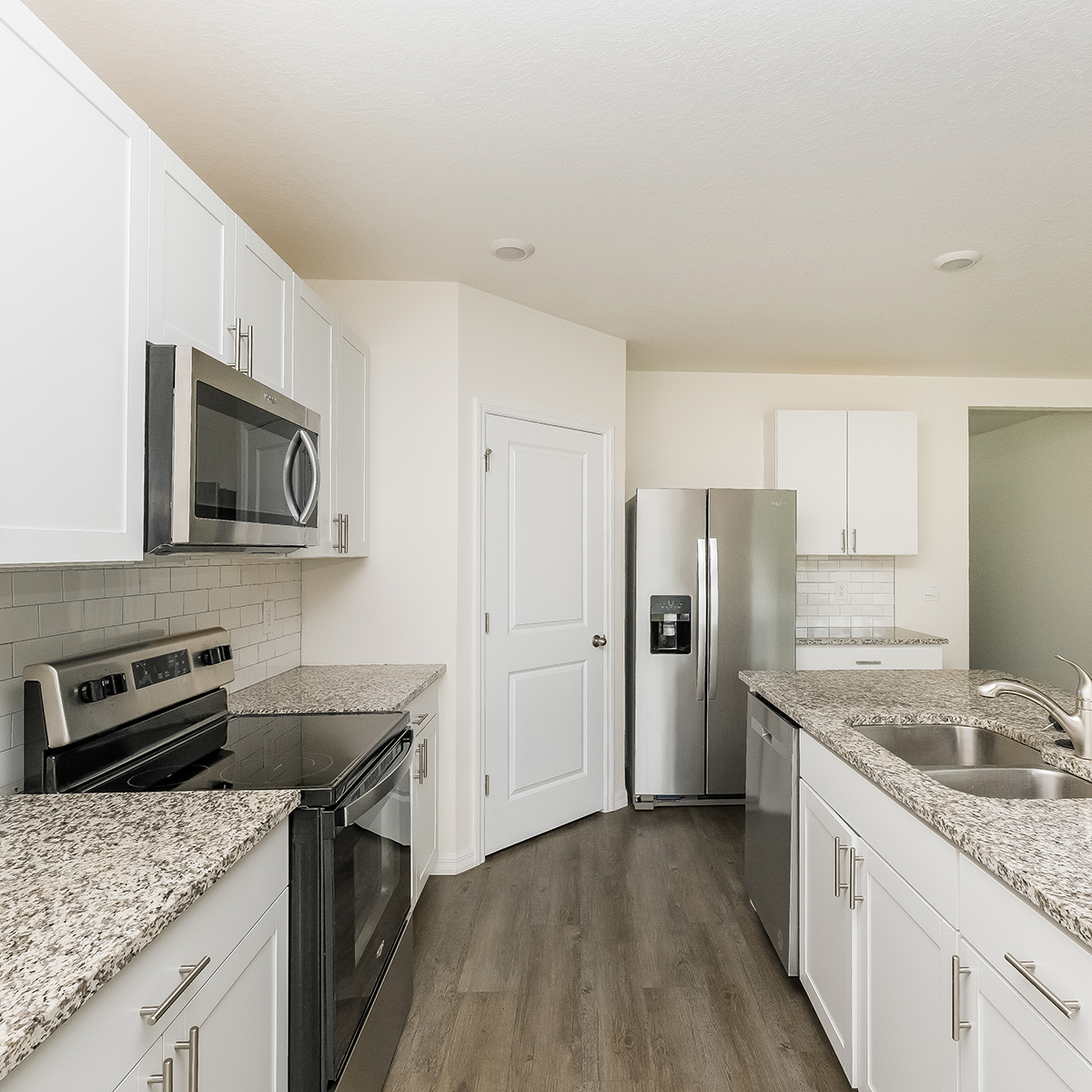 Grove Pointe_Image Carousel_Kitchen